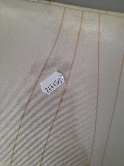 ROLEX.
Carré en twill de soie à décor de...