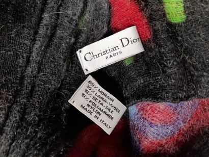 CHRISTIAN DIOR.
Echarpe frangée en mohair,...