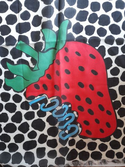 GUCCI.
Etole en modal et soie à décor de...