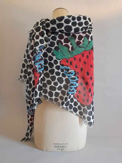 GUCCI.
Etole en modal et soie à décor de...