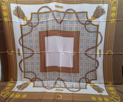 BURBERRY LONDON, ENGLAND.
Châle en twill...