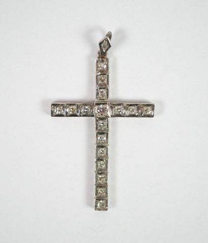 Pendant cross in 18K white gold set with...