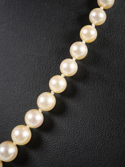 Necklace of falling pearls, the rectangular...