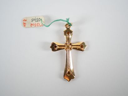Cross-pendant in 18K yellow gold, decorated...