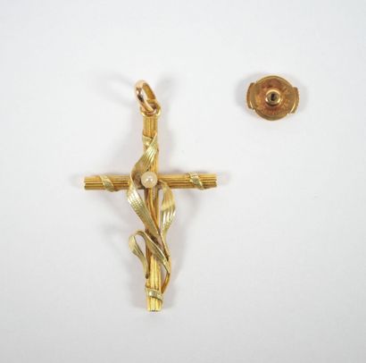 18K yellow gold cross-pendant adorned with...