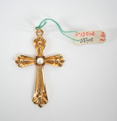 Cross-pendant in 18K yellow gold, decorated...