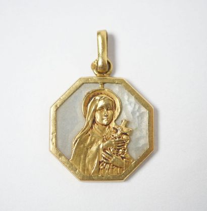 Octagonal religious medal in 18K yellow gold...