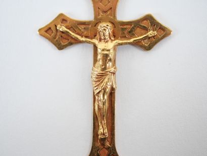 Cross-pendant in 18K yellow gold, the cross...