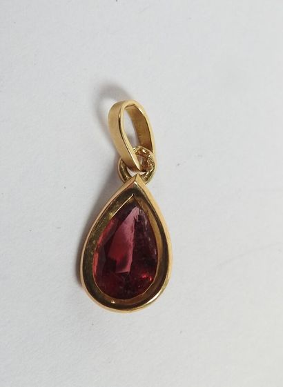 18K yellow gold pendant decorated with a...