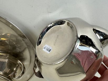 Partie de service à café et thé en porcelaine...