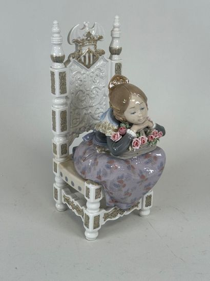 LLADRO.
Femme assise.
Sujet en porcelaine...