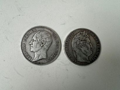 Lot de pièces en argent comprenant : 
- une...