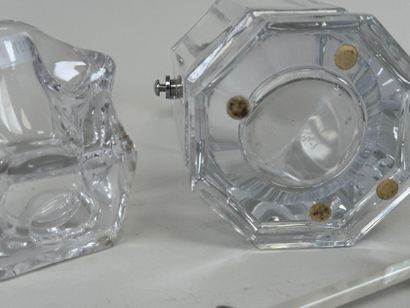 Lot comprenant :
- SEVRES, seau à glaçons...