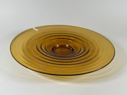 Importante coupe sur pied circulaire en verre...