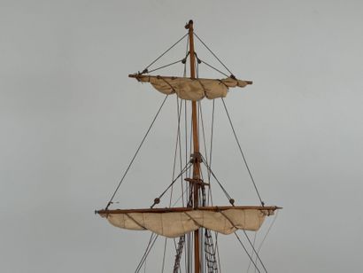 Coupe transversale de pont de bateau en maquette...