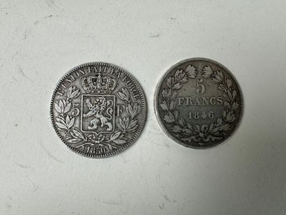Lot de pièces en argent comprenant : 
- une...