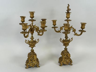 Paire de flambeaux à quatre bras de lumière...