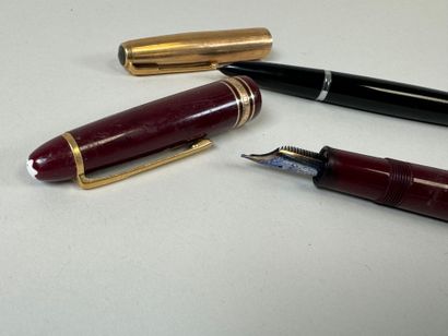 Lot comprenant :
- MONT-BLANC.
Modèle MEISTERSTUCK.
Stylo...