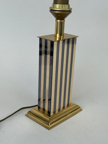 Lampe de bureau en métal laqué et doré.
Électrifiée.
H....