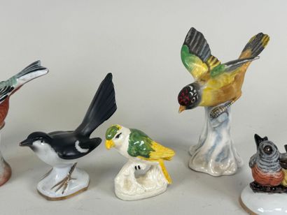 Petite collection de six sujets en porcelaine...