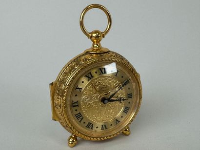 IMHOF Trianon.
Petit réveil en métal doré,...