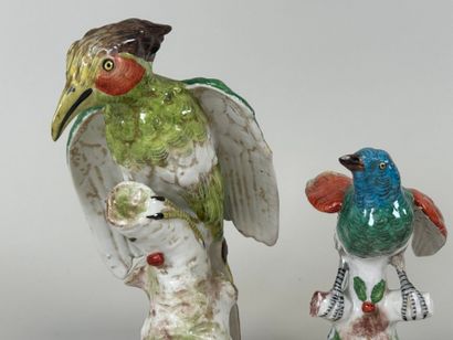MEISSEN.
Trois sujets en porcelaine polychrome...