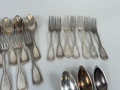 Partie de ménagère en métal argenté, modèle...