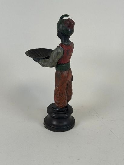 Petit sujet en régule polychrome figurant...