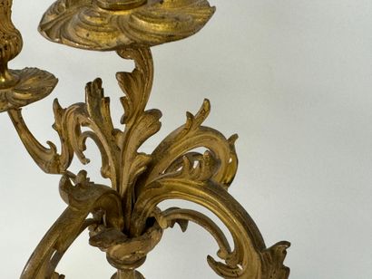 Paire de flambeaux à quatre bras de lumière...