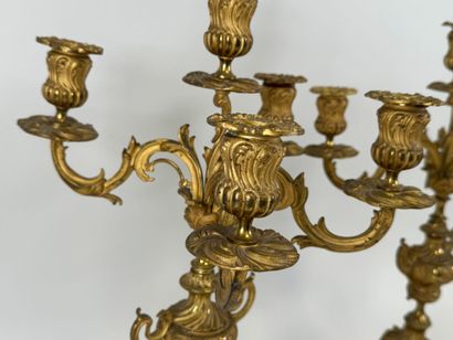 Paire de flambeaux à quatre bras de lumière...