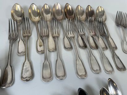 Partie de ménagère en métal argenté, modèle...