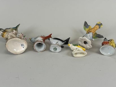 Petite collection de six sujets en porcelaine...