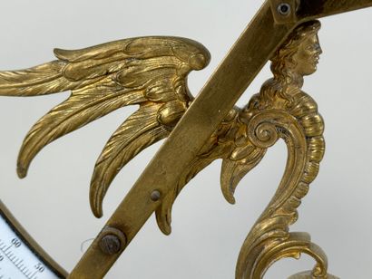 Pèse-lettres en laiton ou bronze à décor...