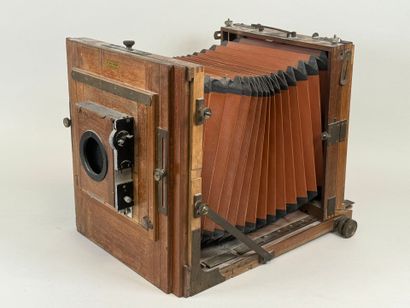 GILLES-FALLER, 2 Rue Christine, Paris 6ème.
Chambre...