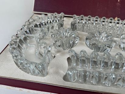 BAYEL.
Centre de table en cristal moulé à...