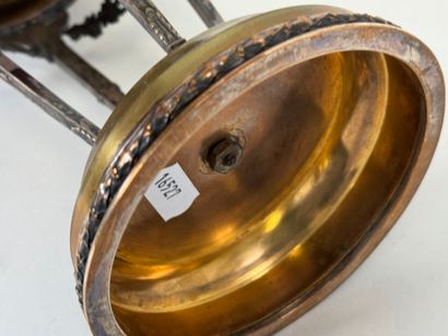 Coupe ajourée sur pied à décor de feuillages...