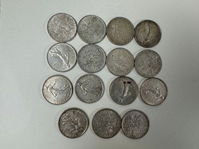 Lot de 15 pièces de 5 francs Semeuse en argent.
Poids...