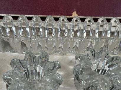 BAYEL.
Centre de table en cristal moulé à...