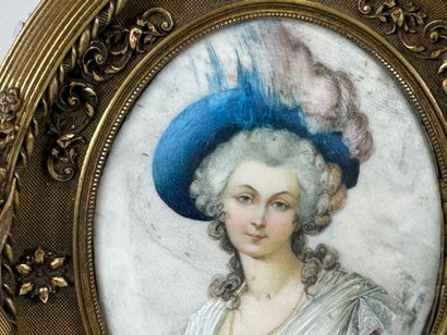 École, vers 1900.
Femme au chapeau.
Miniature...