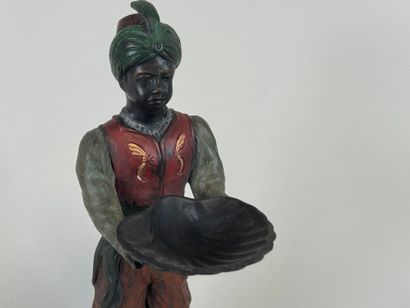 Petit sujet en régule polychrome figurant...