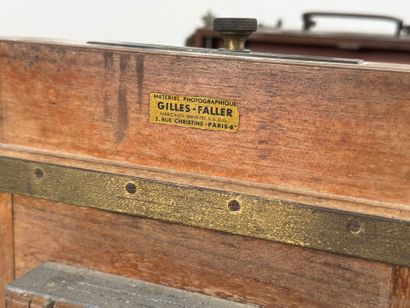 GILLES-FALLER, 2 Rue Christine, Paris 6ème.
Chambre...
