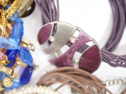Lot of costume jewelry including necklaces,...