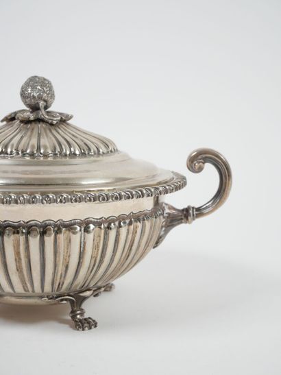 Small silver vegetable dish 833 thousandths...