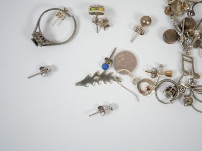 Lot of silver including mechanical pencil,...