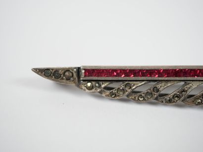 Openwork metal barrette brooch centered with...