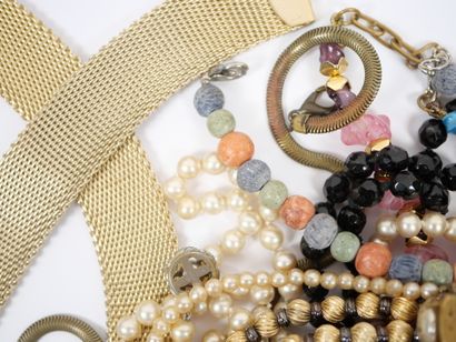 Lot of costume jewelry including necklaces,...