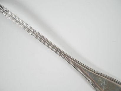 Silver ladle with ribboned rush decoration,...