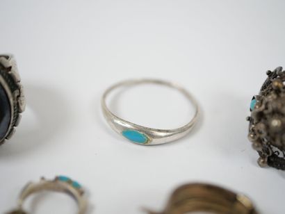 Set of eight fancy rings in metal and silver,...