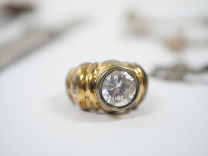Lot of costume jewelry including wristwatches,...