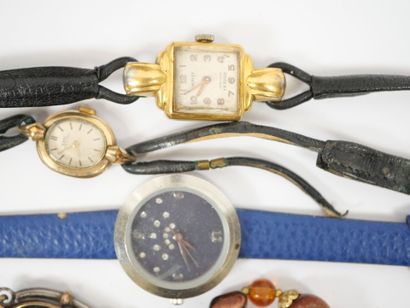 Lot of costume jewelry including watches,...